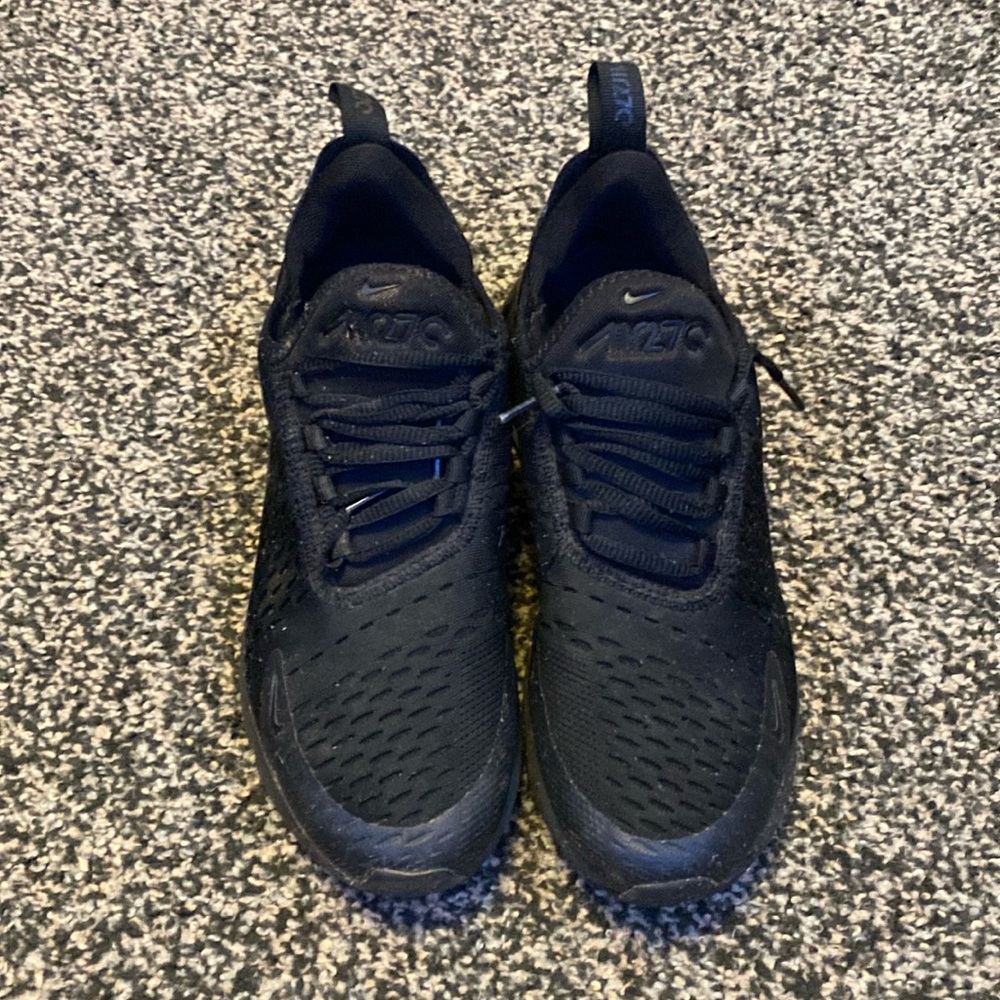 Nike tennis shoes